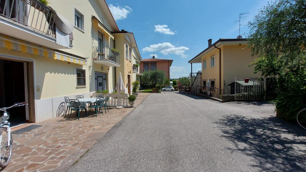 Narcisa Patio Apartment Bardolino Eksteriør billede