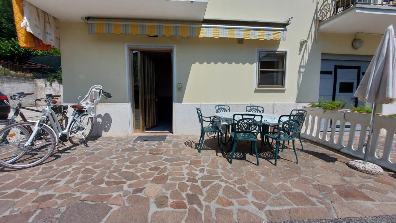 Narcisa Patio Apartment Bardolino Eksteriør billede